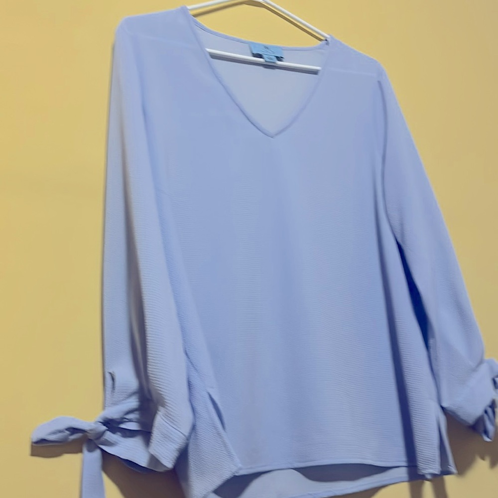 CeCe🦋3/4 Sleeve V-Neck